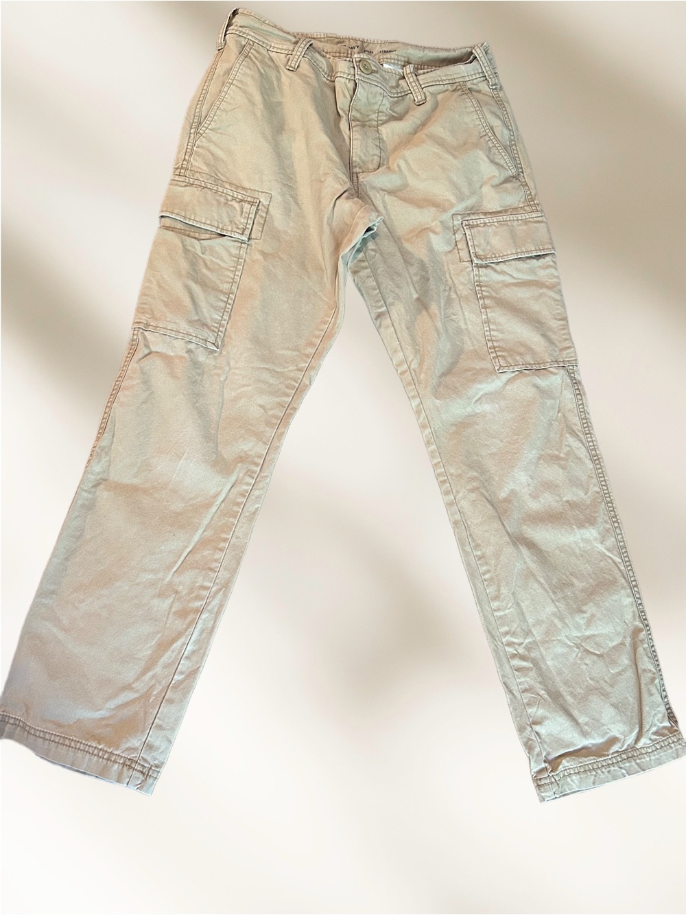 Old Navy Men's Cargo Pants in Light Khaki
